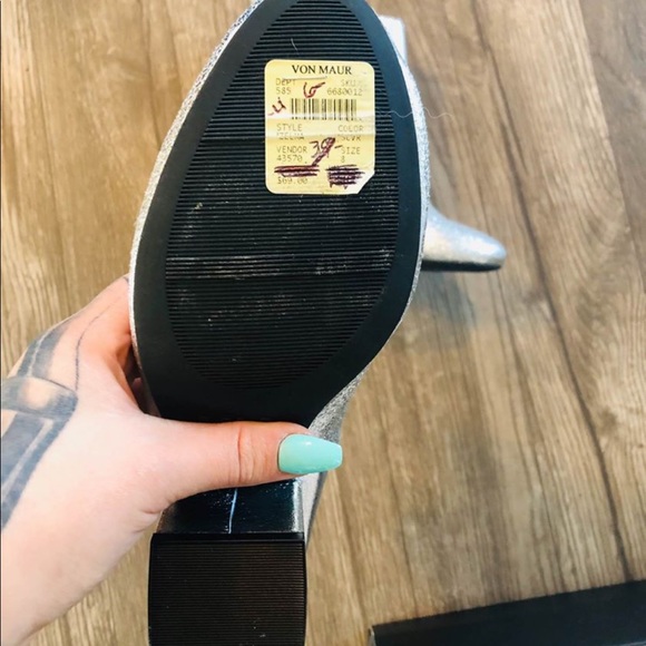 MIA Heels - Picture 4 of 5